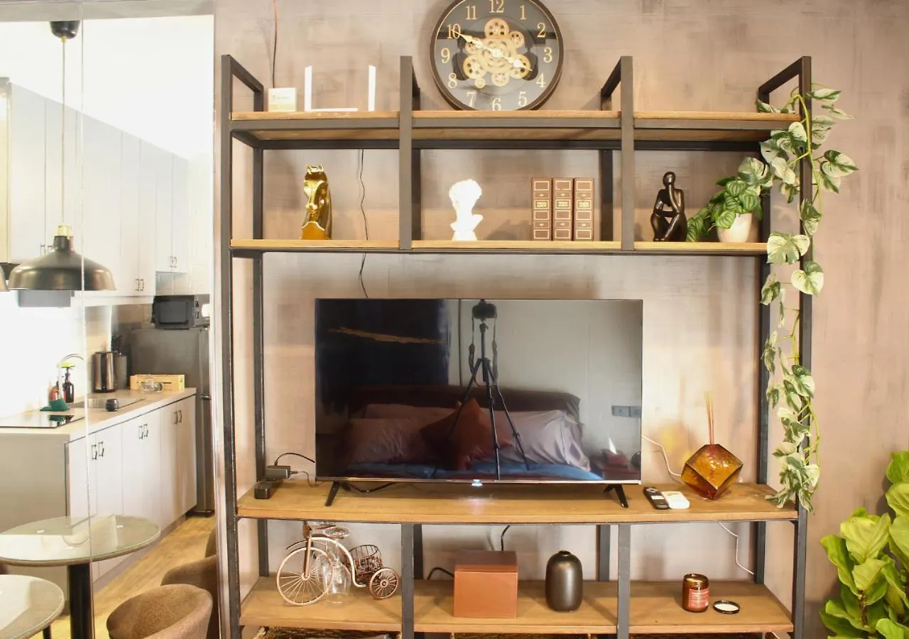 The Brass Burrow, Bel Air Soho Suites Manila 0*,  Philippines